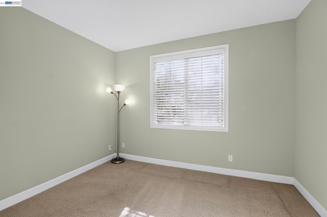 1071 Konstanz Ter, Sunnyvale, CA 94089