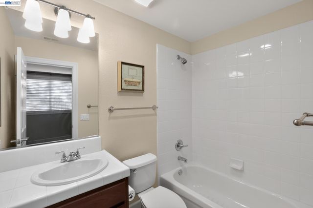 1071 Konstanz Ter, Sunnyvale, CA 94089