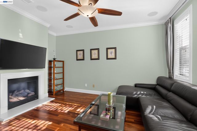 1071 Konstanz Ter, Sunnyvale, CA 94089