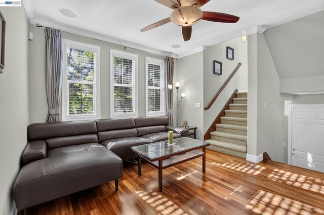1071 Konstanz Ter, Sunnyvale, CA 94089