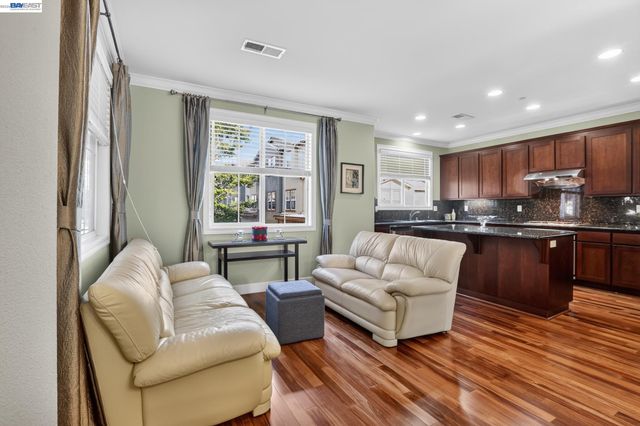 1071 Konstanz Ter, Sunnyvale, CA 94089