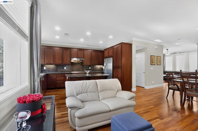 1071 Konstanz Ter, Sunnyvale, CA 94089