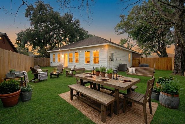 1818 Ripple Creek Drive, Missouri City, TX 77489