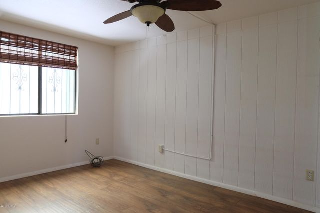 8357 N Mesquite Shadows Drive, Tucson, AZ 85704