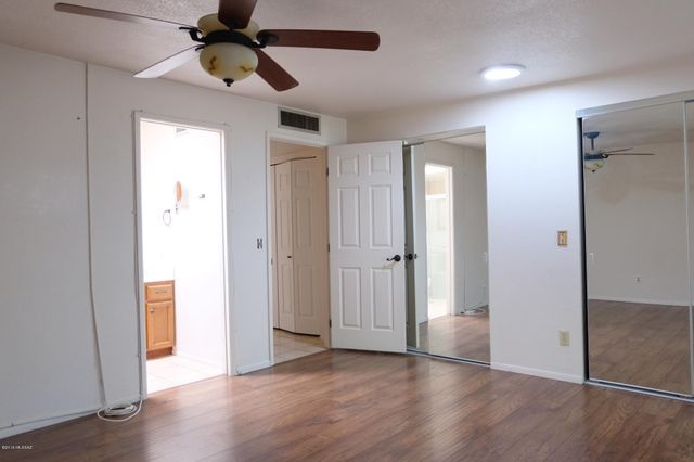 8357 N Mesquite Shadows Drive, Tucson, AZ 85704