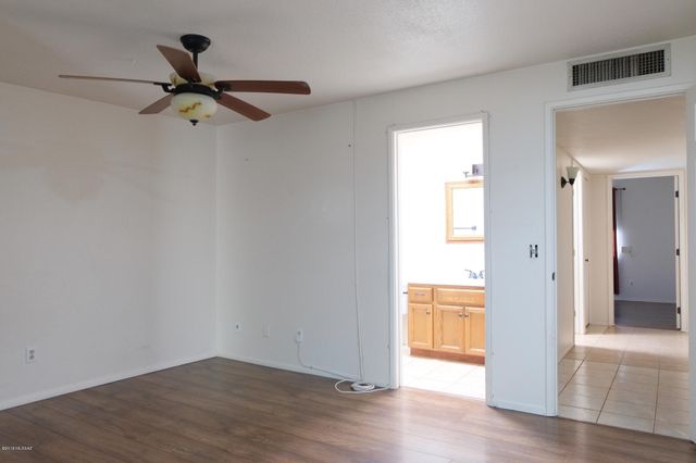 8357 N Mesquite Shadows Drive, Tucson, AZ 85704