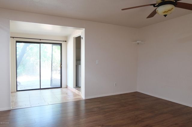 8357 N Mesquite Shadows Drive, Tucson, AZ 85704