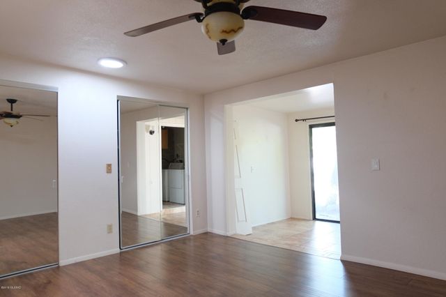 8357 N Mesquite Shadows Drive, Tucson, AZ 85704