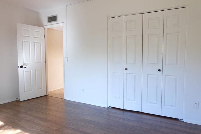 8357 N Mesquite Shadows Drive, Tucson, AZ 85704