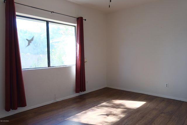 8357 N Mesquite Shadows Drive, Tucson, AZ 85704