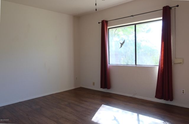 8357 N Mesquite Shadows Drive, Tucson, AZ 85704