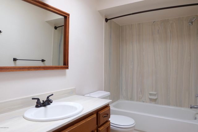 8357 N Mesquite Shadows Drive, Tucson, AZ 85704