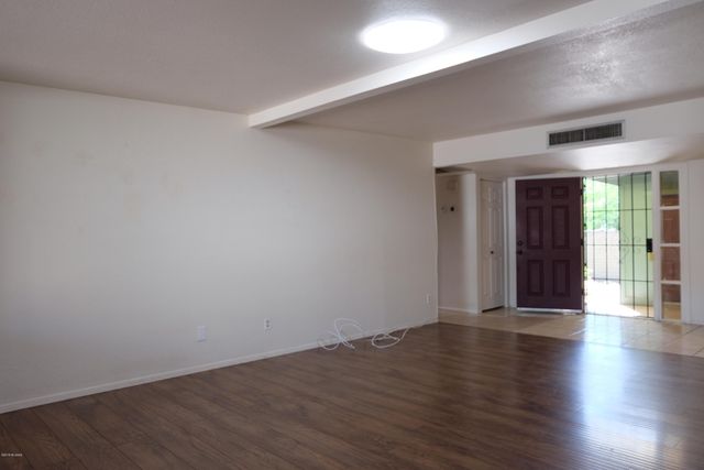 8357 N Mesquite Shadows Drive, Tucson, AZ 85704