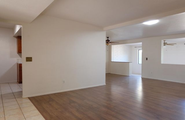 8357 N Mesquite Shadows Drive, Tucson, AZ 85704