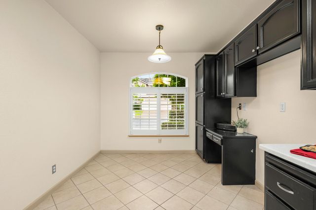 112 Gilded Rock Cir, Folsom, CA 95630