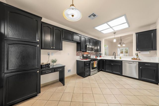 112 Gilded Rock Cir, Folsom, CA 95630