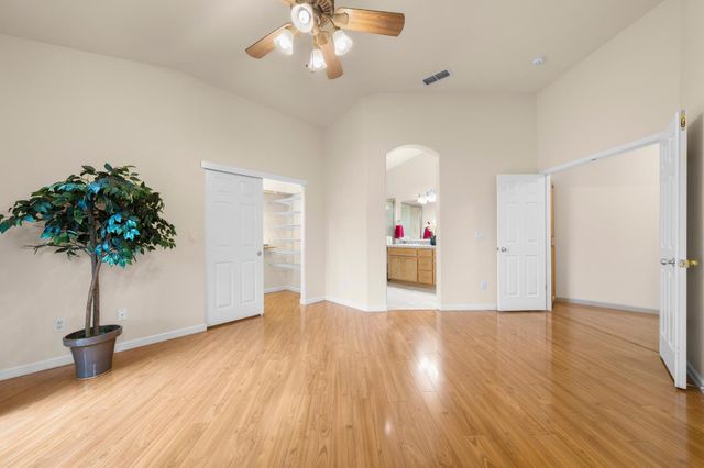 112 Gilded Rock Cir, Folsom, CA 95630