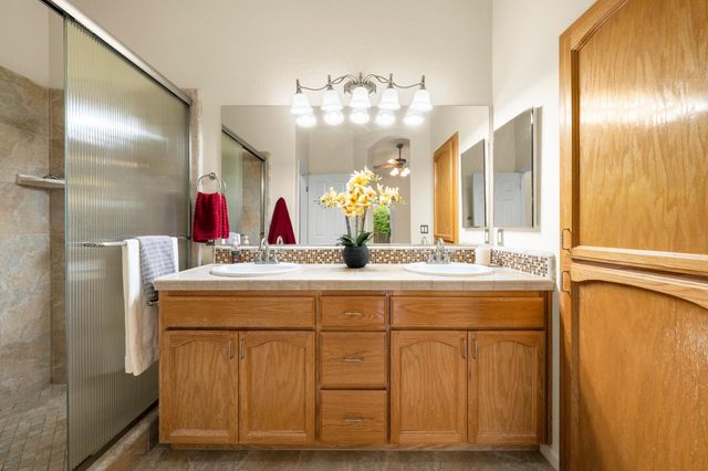 112 Gilded Rock Cir, Folsom, CA 95630