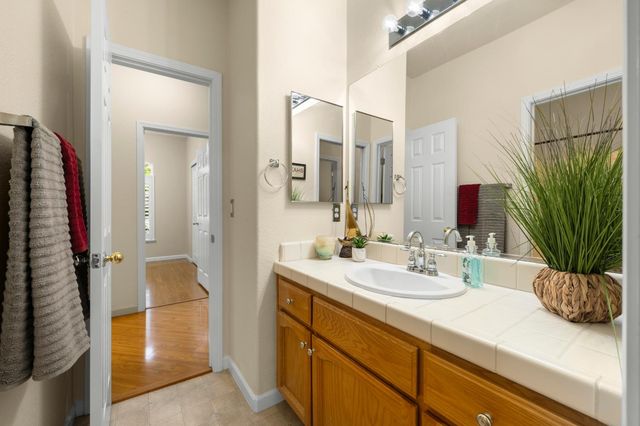112 Gilded Rock Cir, Folsom, CA 95630
