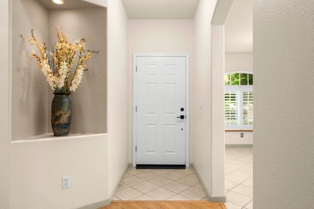 112 Gilded Rock Cir, Folsom, CA 95630
