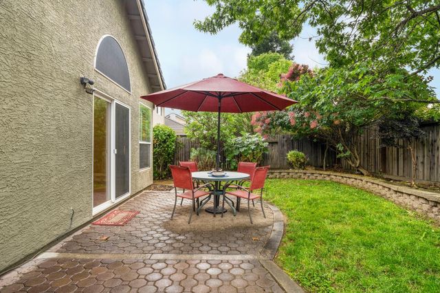 112 Gilded Rock Cir, Folsom, CA 95630
