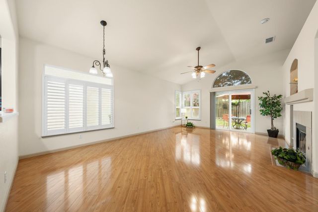 112 Gilded Rock Cir, Folsom, CA 95630