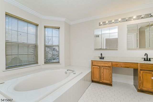 36 Gallop Ln 36, Franklin Twp., NJ 08873