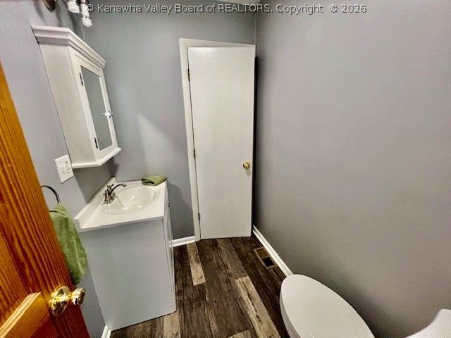 142 Pine Lake Drive, Scott Depot, WV 25560