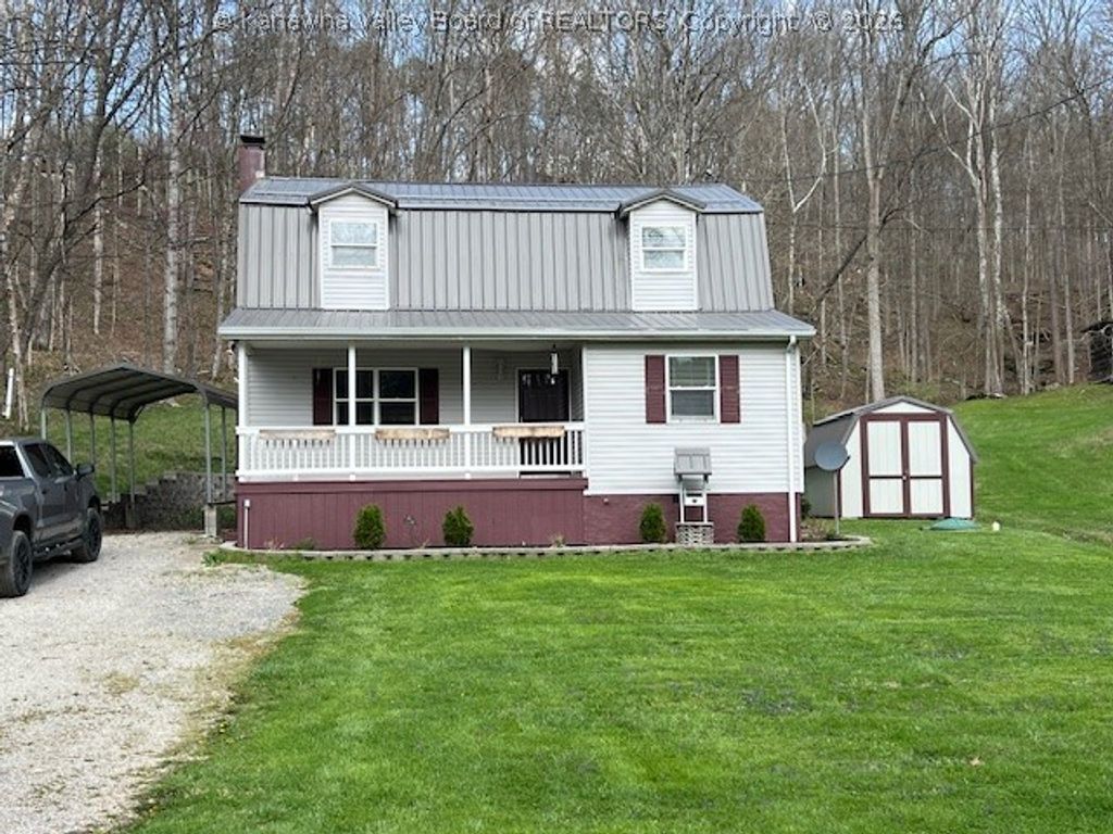 142 Pine Lake Drive, Scott Depot, WV 25560