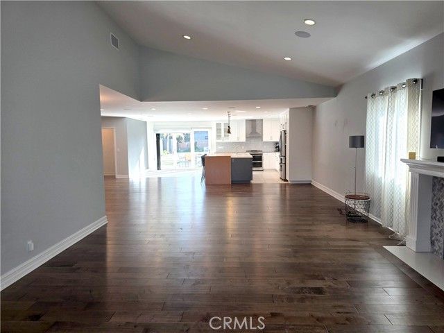 23400 Collins, Woodland Hills (los Angeles), CA 91367
