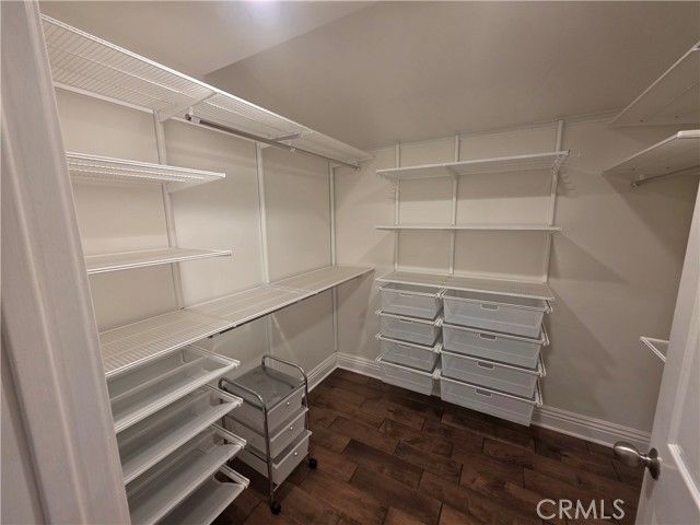 23400 Collins, Woodland Hills (los Angeles), CA 91367