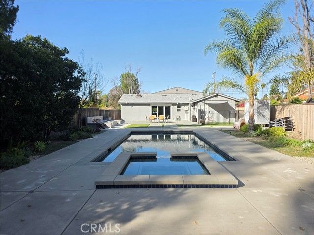 23400 Collins, Woodland Hills (los Angeles), CA 91367