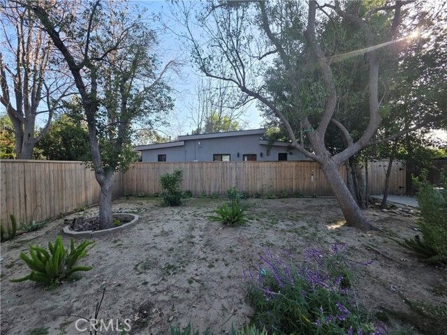 23400 Collins, Woodland Hills (los Angeles), CA 91367