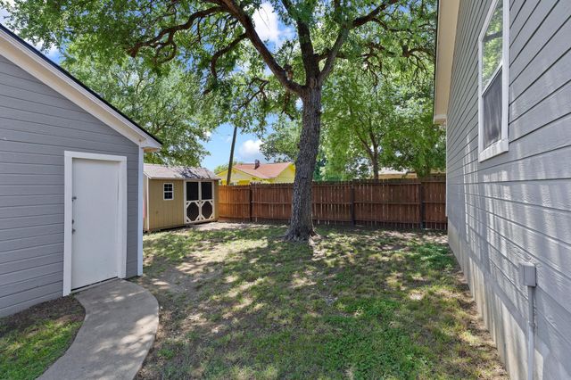 946 W Laurel Street, Sherman, TX 75092