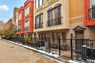 849 W Ohio Street 8, Chicago, IL 60642