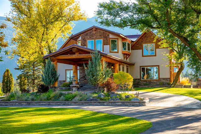 1335 Mooring Road, Columbia Falls, MT 59912