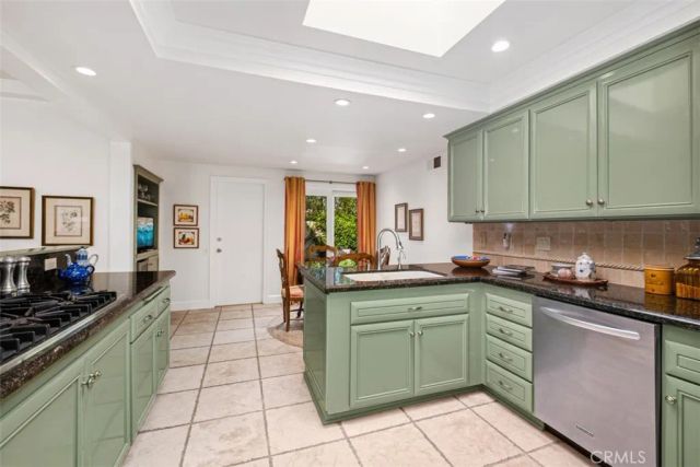 18 Shoal Drive, Corona Del Mar, CA 92625