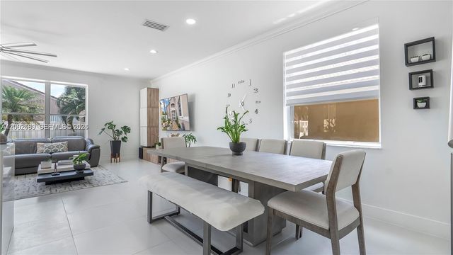 321 SW 194th Ave, Pembroke Pines, FL 33029