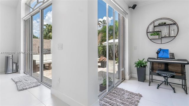 321 SW 194th Ave, Pembroke Pines, FL 33029