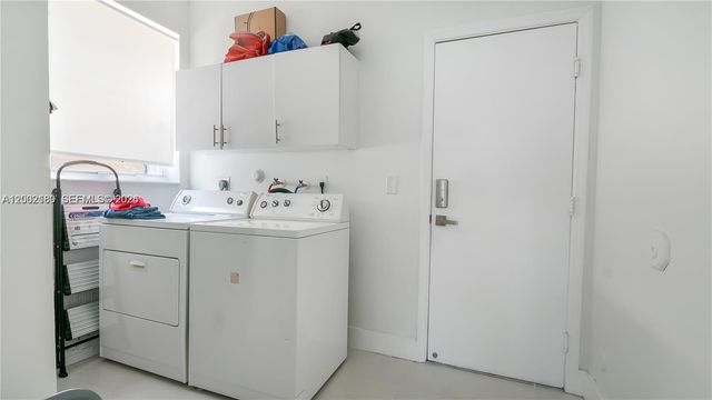 321 SW 194th Ave, Pembroke Pines, FL 33029