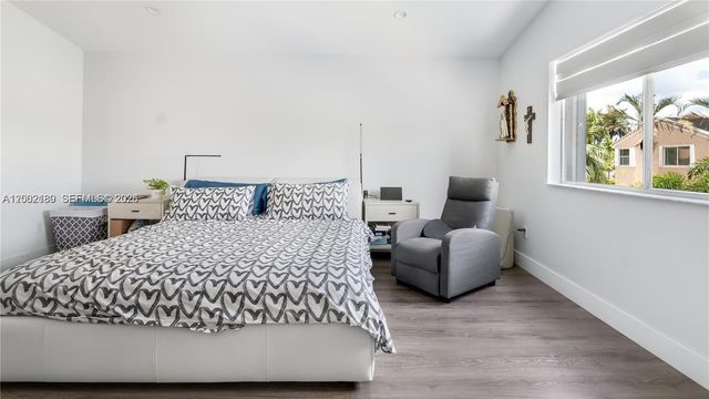 321 SW 194th Ave, Pembroke Pines, FL 33029