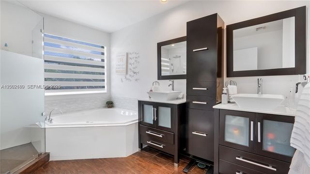 321 SW 194th Ave, Pembroke Pines, FL 33029