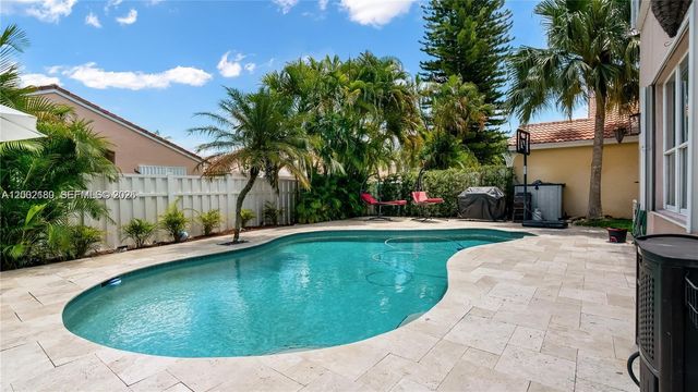 321 SW 194th Ave, Pembroke Pines, FL 33029