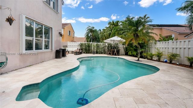 321 SW 194th Ave, Pembroke Pines, FL 33029