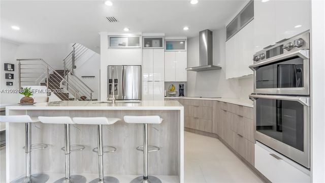 321 SW 194th Ave, Pembroke Pines, FL 33029