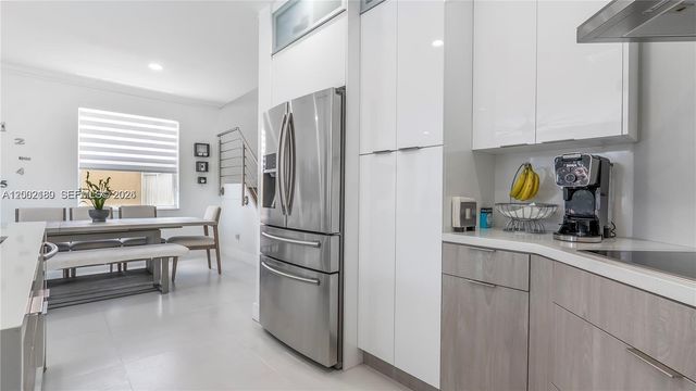 321 SW 194th Ave, Pembroke Pines, FL 33029