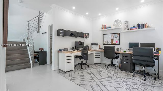 321 SW 194th Ave, Pembroke Pines, FL 33029