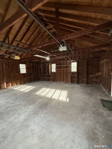 44 pine hill Road, Avon, CT 06001