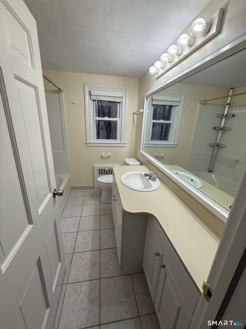 44 pine hill Road, Avon, CT 06001