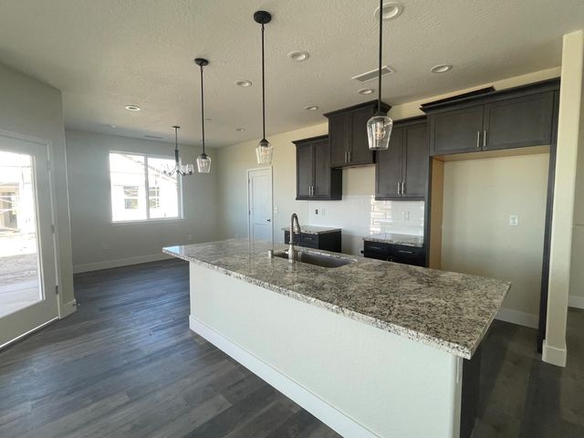16220 West David Ave, Kerman, CA 93630